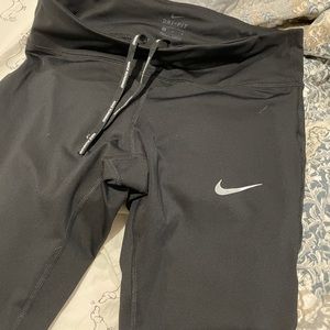 Nike Cropped Dri Fit Leggings